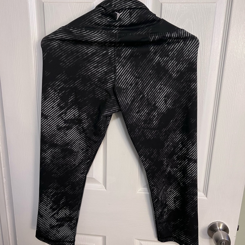 Old Navy Active Crop Leggings